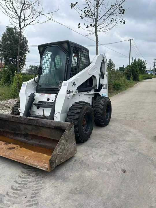 Very Good Machine Used Skid Wheel Loader Bobcat S300 for Sale - Kompaktlastare/ Slirstyrda lastare: bild 4 Very Good Machine Used Skid Wheel Loader Bobcat S300 for Sale - Kompaktlastare/ Slirstyrda lastare: bild 4