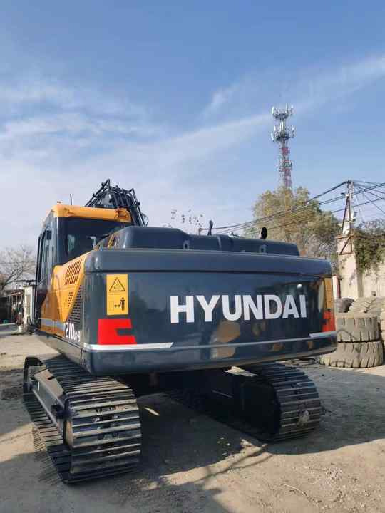 Hyundai Excavator Used Machine 210-9s Heavy Construction Equipment Crawler Excavator Hot Sale - Grävmaskin: bild 4 Hyundai Excavator Used Machine 210-9s Heavy Construction Equipment Crawler Excavator Hot Sale - Grävmaskin: bild 4
