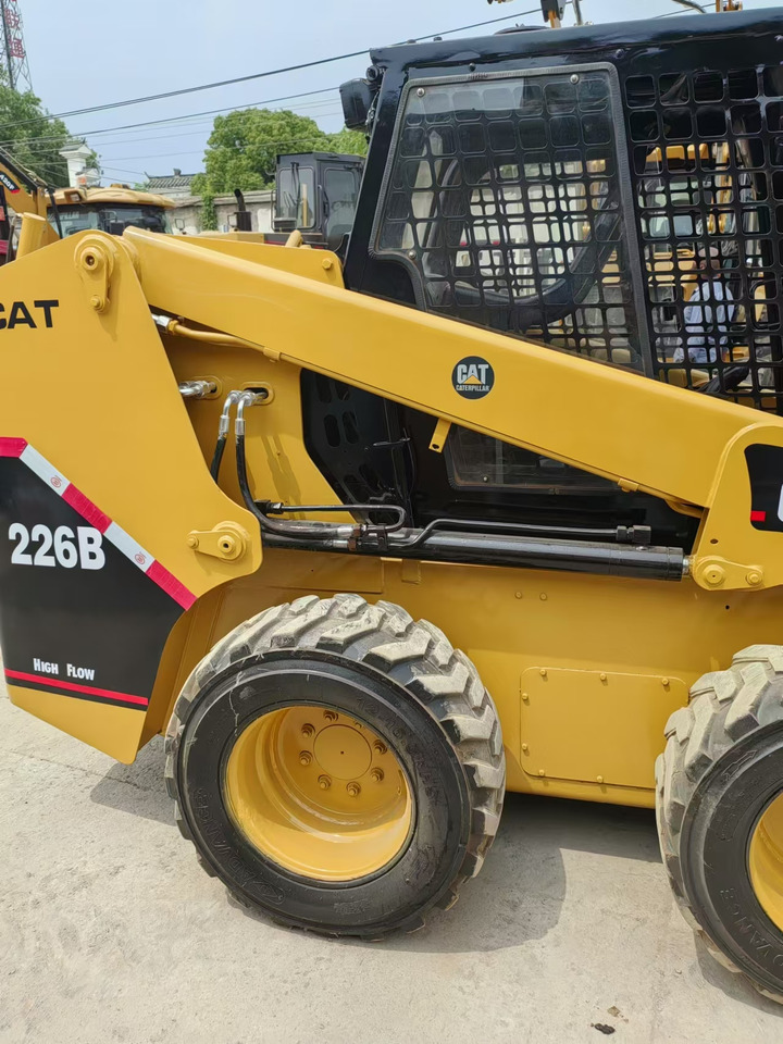 CATERPILLAR 226B - Kompaktlastare/ Slirstyrda lastare: bild 2 CATERPILLAR 226B - Kompaktlastare/ Slirstyrda lastare: bild 2