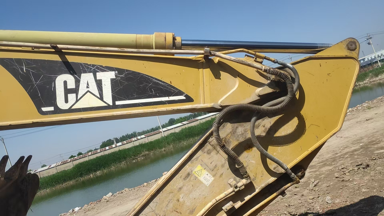 CATERPILLAR 320C - Bandgrävare: bild 2 CATERPILLAR 320C - Bandgrävare: bild 2