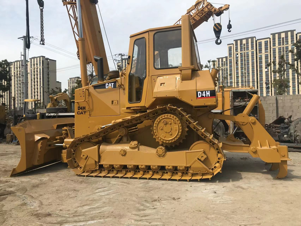 CATERPILLAR D4H - Bulldozer: bild 2 CATERPILLAR D4H - Bulldozer: bild 2
