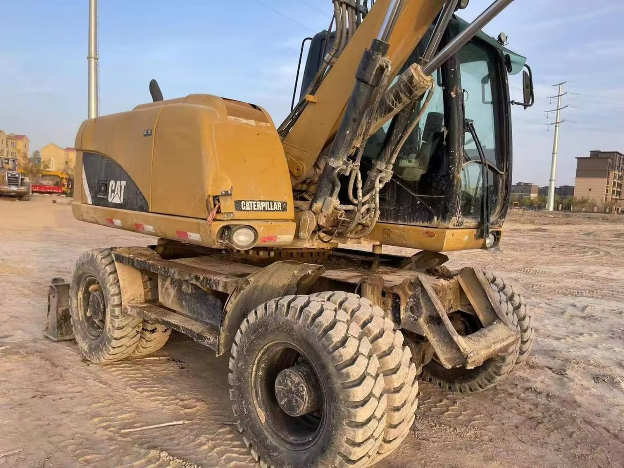 CATERPILLAR M315 - Grävmaskin på däck: bild 4 CATERPILLAR M315 - Grävmaskin på däck: bild 4