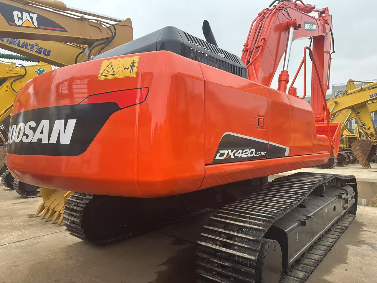 DOOSAN DX420LC-9C - Bandgrävare: bild 1 DOOSAN DX420LC-9C - Bandgrävare: bild 1
