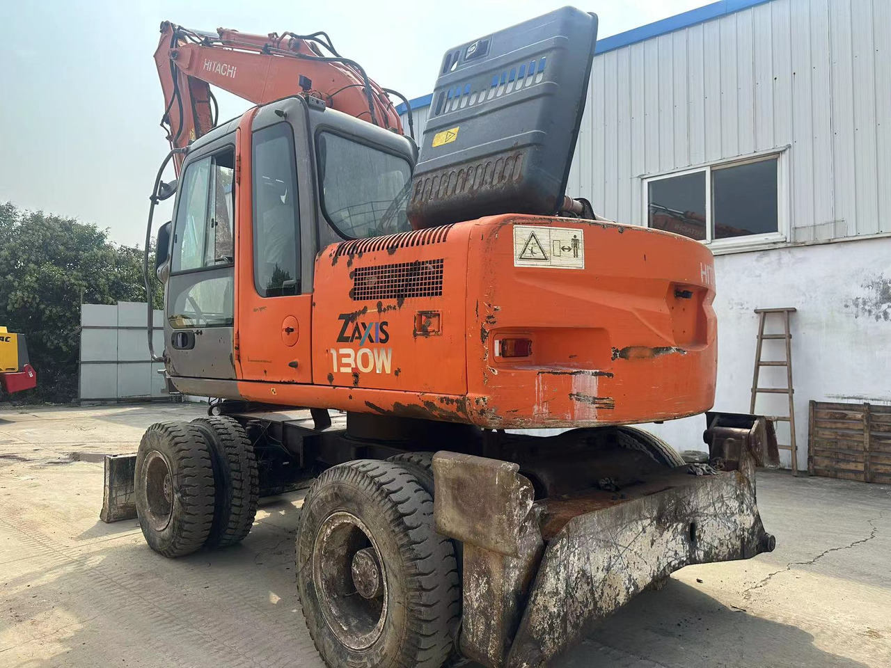 HITACHI ZX130 - Grävmaskin på däck: bild 3 HITACHI ZX130 - Grävmaskin på däck: bild 3