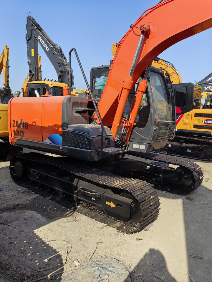 HITACHI ZX130 - Bandgrävare: bild 1 HITACHI ZX130 - Bandgrävare: bild 1