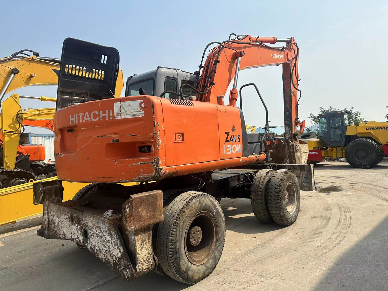 HITACHI ZX130 - Grävmaskin på däck: bild 2 HITACHI ZX130 - Grävmaskin på däck: bild 2