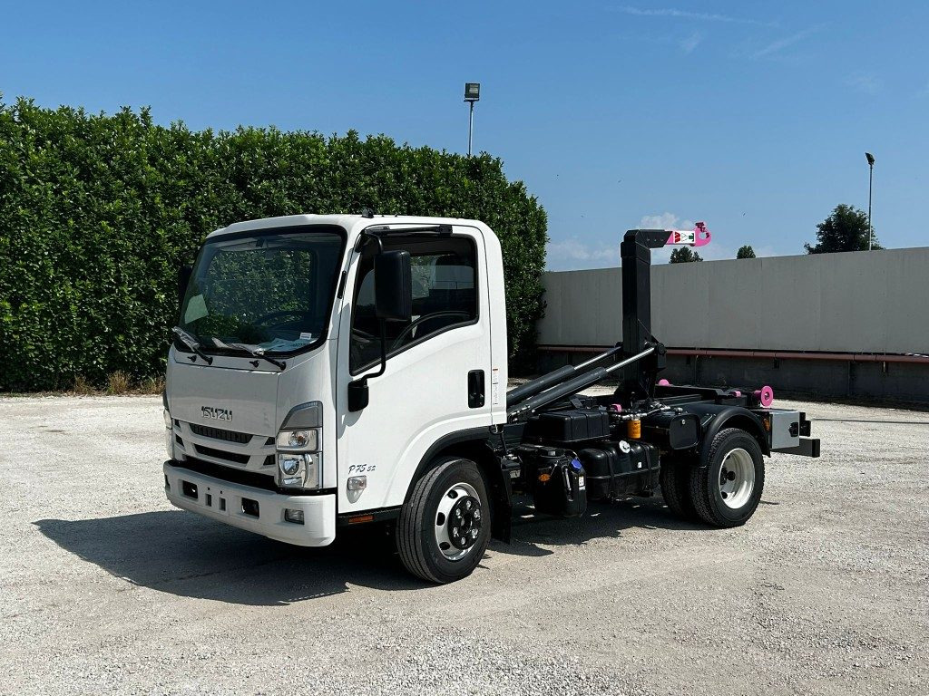 ISUZU P75 NUOVO SCARRABILE - Lastväxlare lastbil: bild 1 ISUZU P75 NUOVO SCARRABILE - Lastväxlare lastbil: bild 1