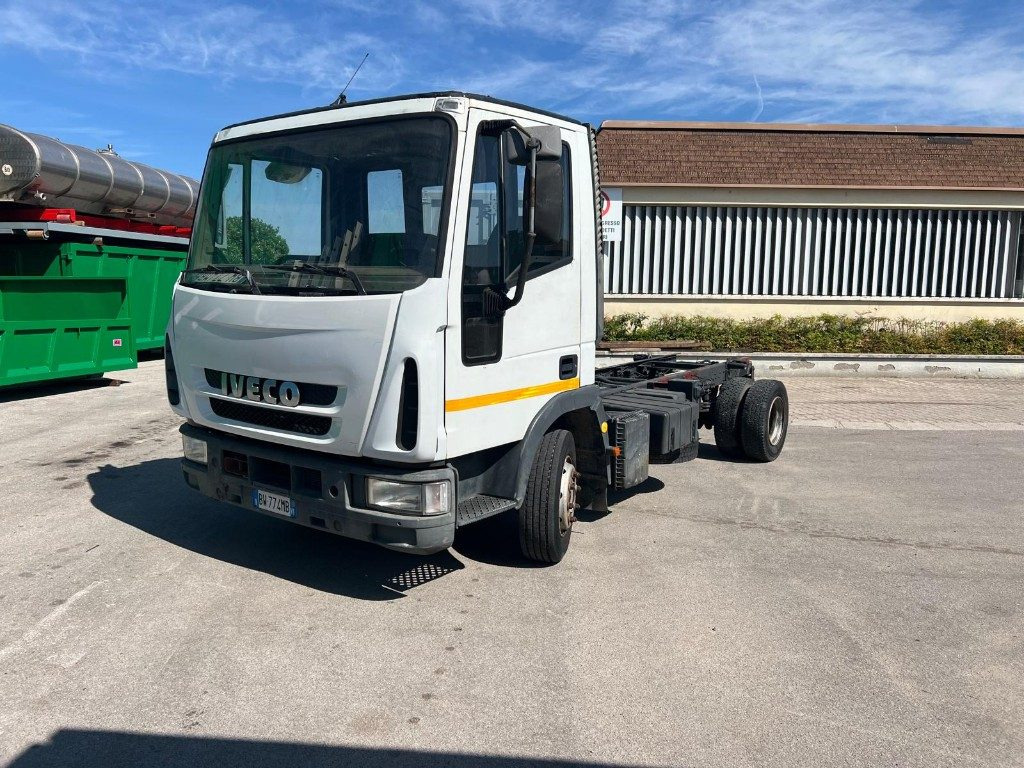 IVECO 80E15 A TELAIO - Chassi lastbil: bild 1 IVECO 80E15 A TELAIO - Chassi lastbil: bild 1