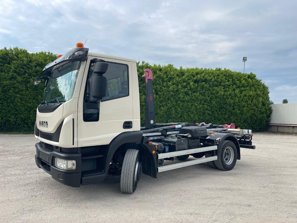 IVECO EUROCARGO 120E22 SCARRABILE - Lastväxlare lastbil: bild 1 IVECO EUROCARGO 120E22 SCARRABILE - Lastväxlare lastbil: bild 1