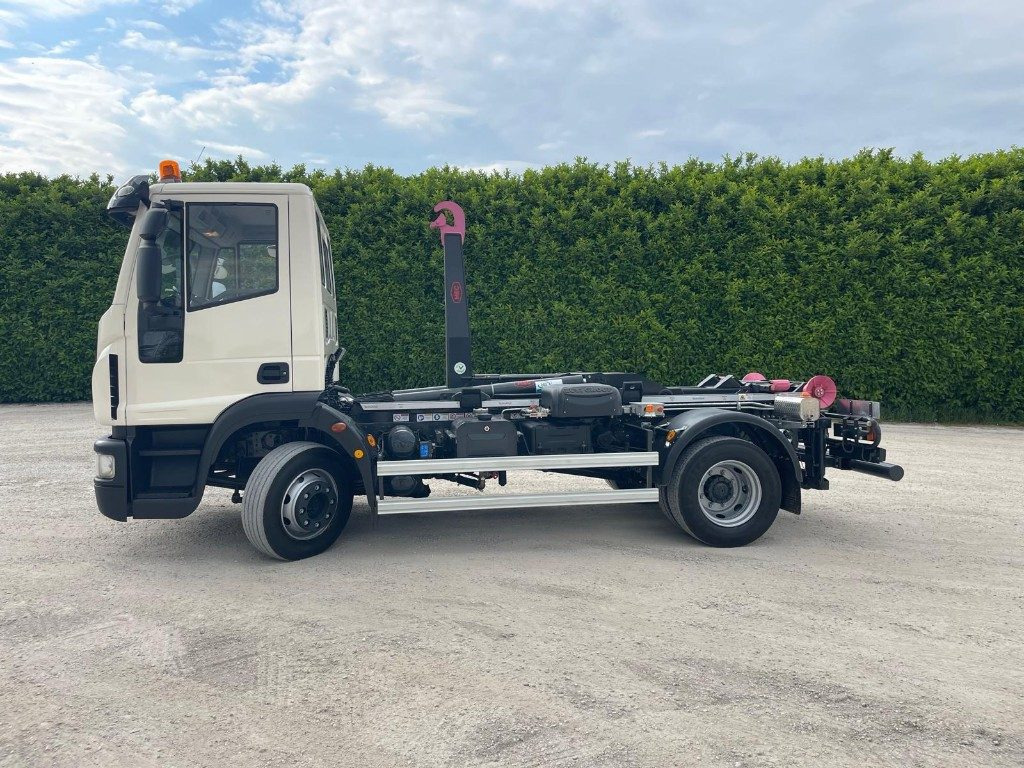 IVECO EUROCARGO 120E22 SCARRABILE - Lastväxlare lastbil: bild 2 IVECO EUROCARGO 120E22 SCARRABILE - Lastväxlare lastbil: bild 2