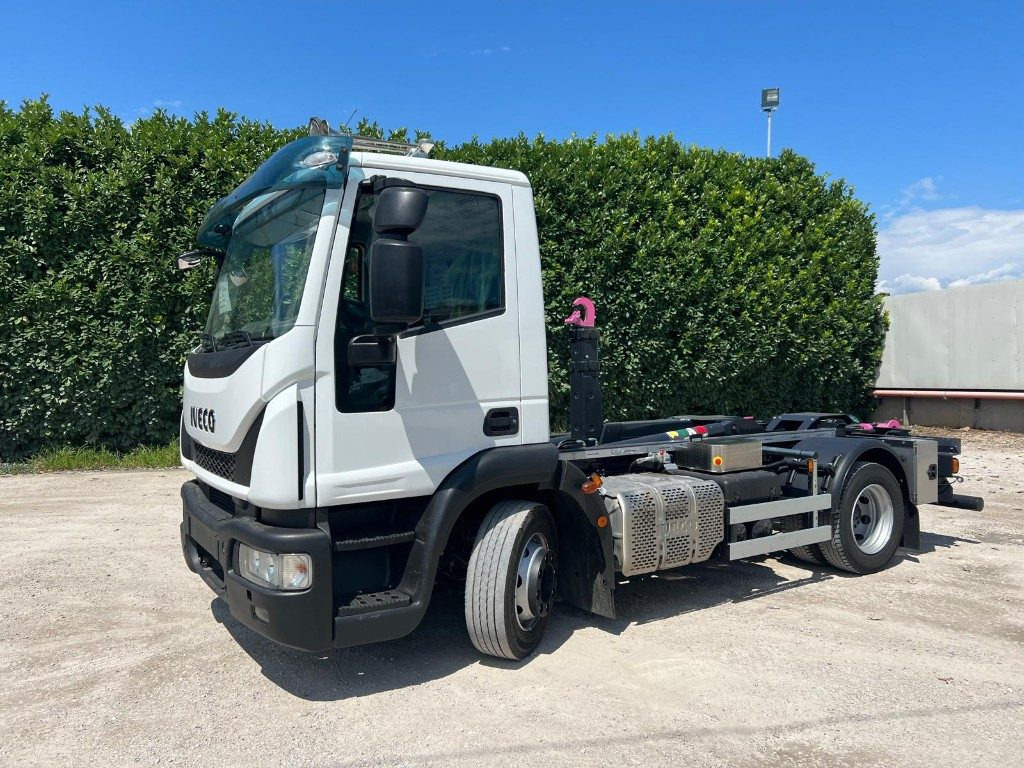 IVECO EUROCARGO 120E28 CON SCARRABILE NUOVO - Lastväxlare lastbil: bild 1 IVECO EUROCARGO 120E28 CON SCARRABILE NUOVO - Lastväxlare lastbil: bild 1