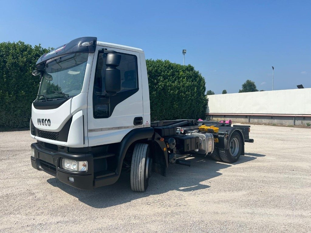IVECO EUROCARGO 140E25 SCARRABILE - Lastväxlare lastbil: bild 1 IVECO EUROCARGO 140E25 SCARRABILE - Lastväxlare lastbil: bild 1
