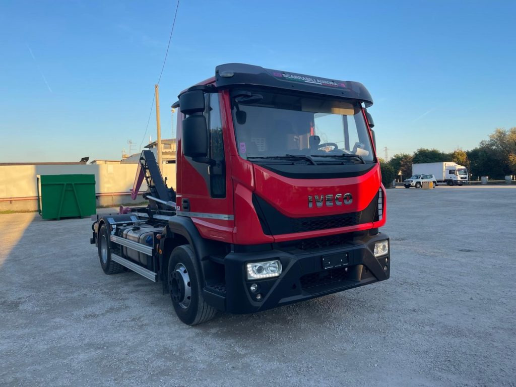 IVECO EUROCARGO 160E32 CON SCARRABILE NUOVO - Lastväxlare lastbil: bild 3 IVECO EUROCARGO 160E32 CON SCARRABILE NUOVO - Lastväxlare lastbil: bild 3