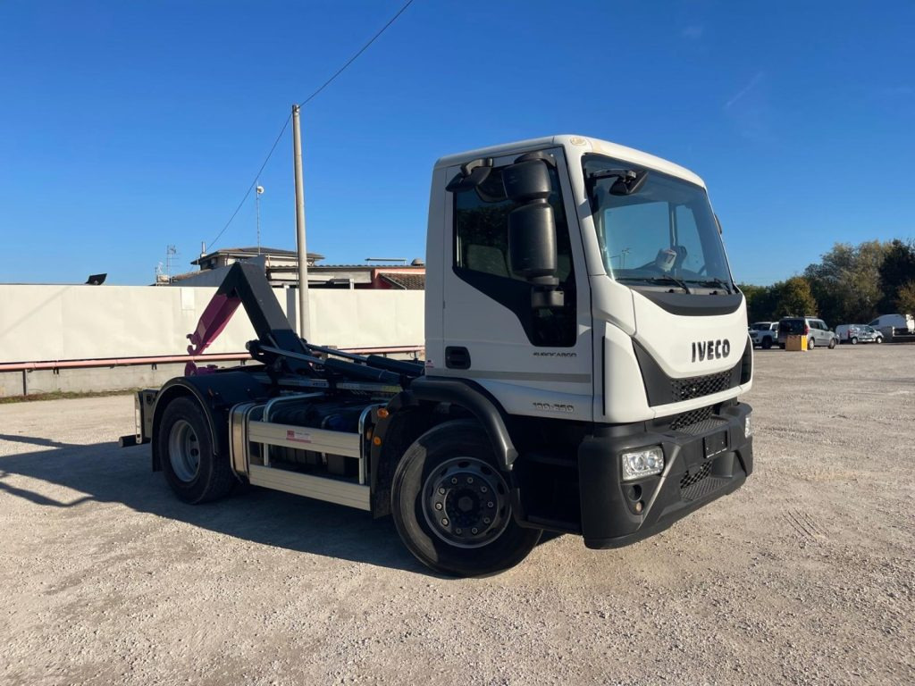 IVECO EUROCARGO 180E25 CON SCARRABILE NUOVO - Lastväxlare lastbil: bild 2 IVECO EUROCARGO 180E25 CON SCARRABILE NUOVO - Lastväxlare lastbil: bild 2