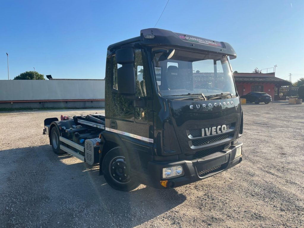 IVECO EUROCARGO 75E18 CON SCARRABILE NUOVO - Lastväxlare lastbil: bild 1 IVECO EUROCARGO 75E18 CON SCARRABILE NUOVO - Lastväxlare lastbil: bild 1