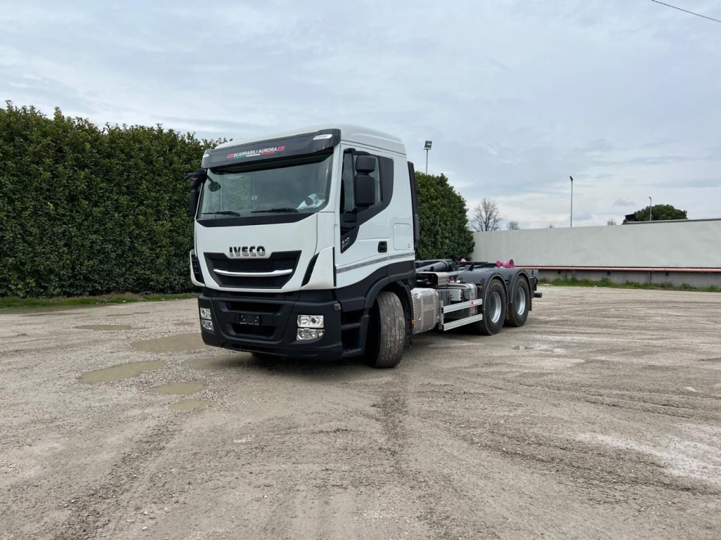 IVECO STRALIS X-WAY 510 TRAKKER SCARRABILE - Lastväxlare lastbil: bild 1 IVECO STRALIS X-WAY 510 TRAKKER SCARRABILE - Lastväxlare lastbil: bild 1