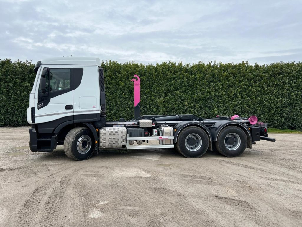 IVECO STRALIS X-WAY 510 TRAKKER SCARRABILE - Lastväxlare lastbil: bild 2 IVECO STRALIS X-WAY 510 TRAKKER SCARRABILE - Lastväxlare lastbil: bild 2