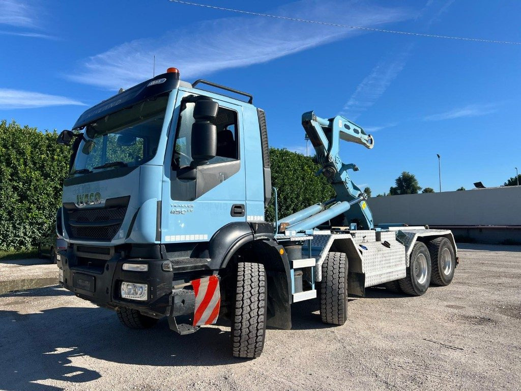 IVECO TRAKKER 450 SCARRABILE - Lastväxlare lastbil: bild 1 IVECO TRAKKER 450 SCARRABILE - Lastväxlare lastbil: bild 1