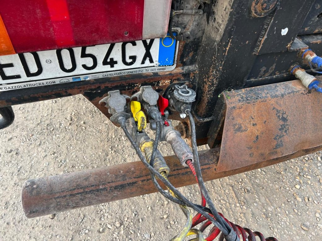 MAN TGX 26.440 SCARRABILE CON GRU - Lastväxlare lastbil: bild 5 MAN TGX 26.440 SCARRABILE CON GRU - Lastväxlare lastbil: bild 5