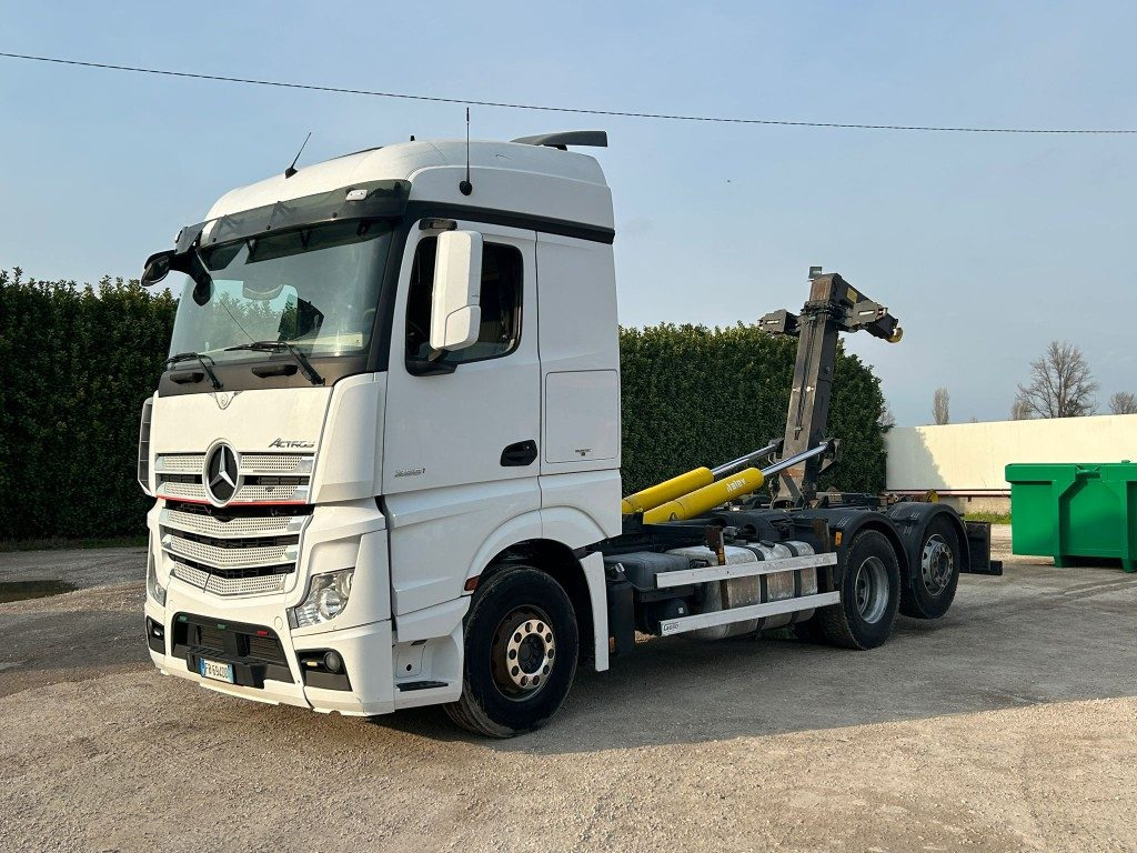 MERCEDES ACTROS 25.51 SCARRABILE - Lastväxlare lastbil: bild 1 MERCEDES ACTROS 25.51 SCARRABILE - Lastväxlare lastbil: bild 1