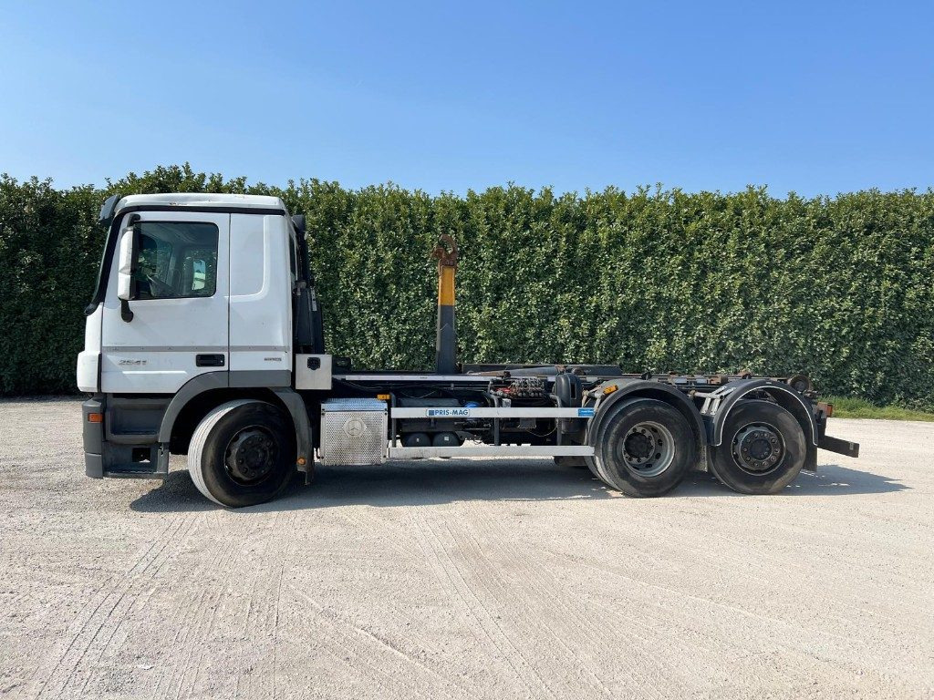MERCEDES-BENZ MERCEDES ACTROS 25.41 SCARRABILE - Lastväxlare lastbil: bild 3 MERCEDES-BENZ MERCEDES ACTROS 25.41 SCARRABILE - Lastväxlare lastbil: bild 3