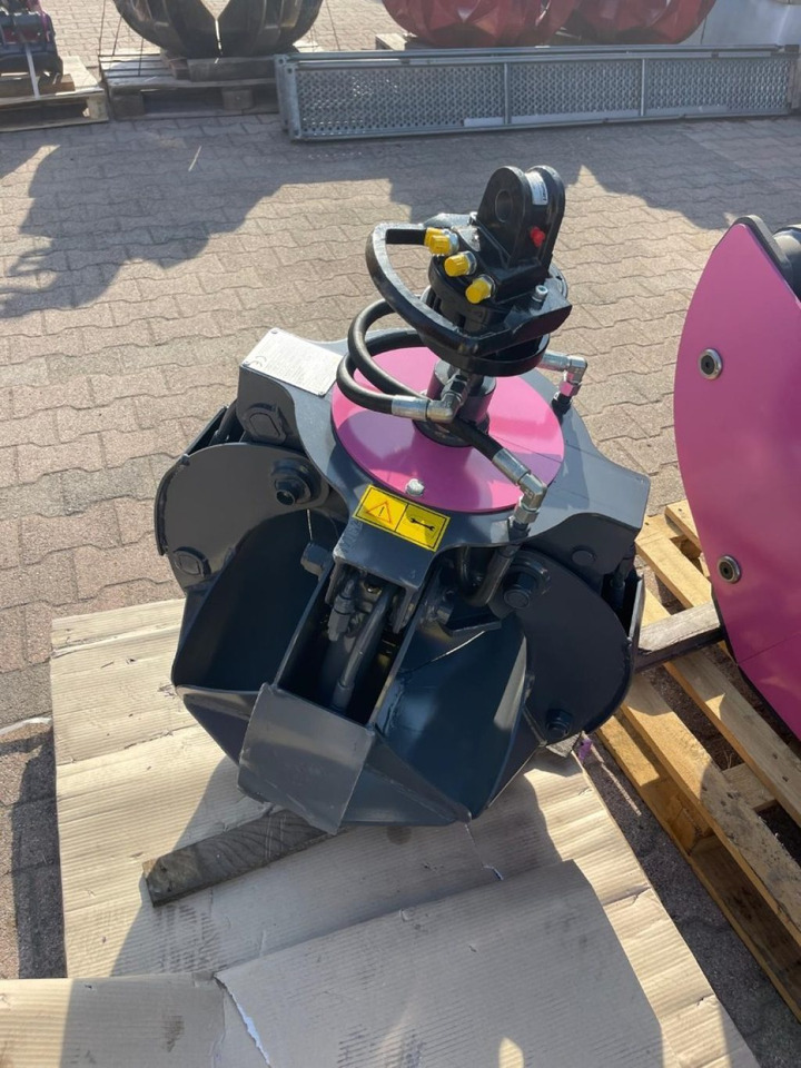 POLIPO NUOVO A 4 PALE CON ROTORE - Gripklo: bild 1 POLIPO NUOVO A 4 PALE CON ROTORE - Gripklo: bild 1