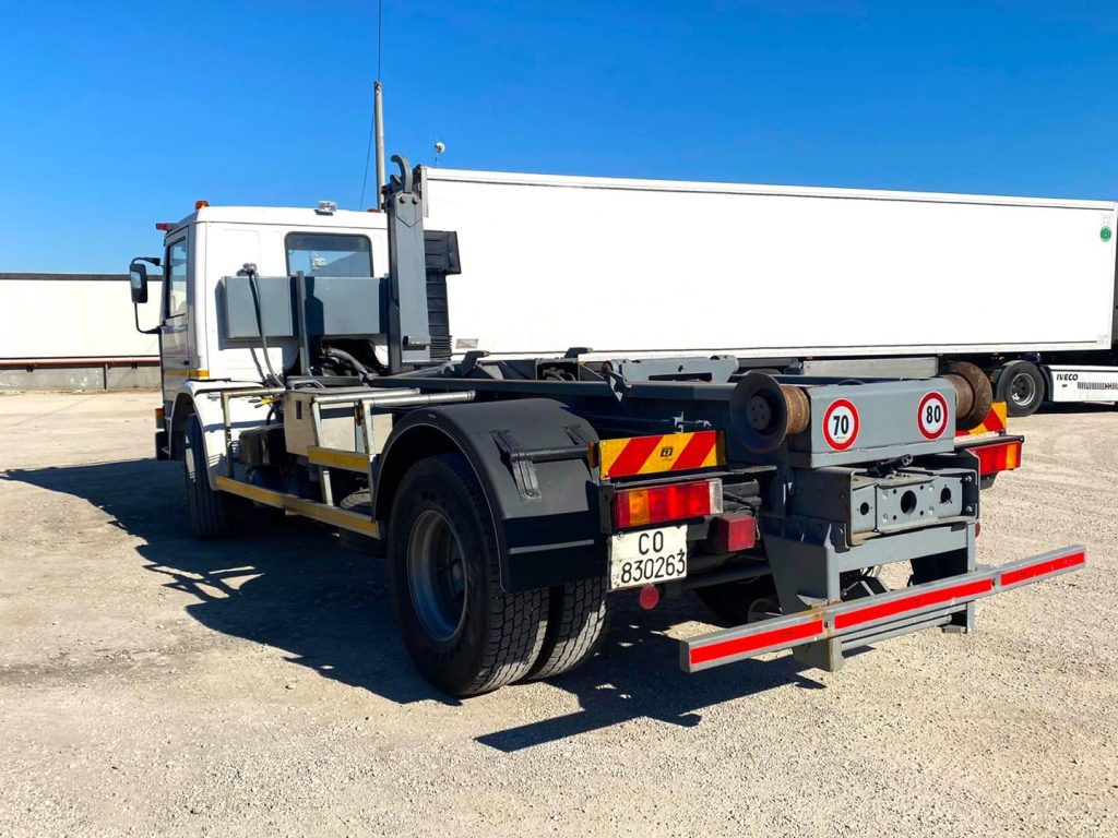 SCANIA H82 SCARRABILE BALESTRATO ANTERIORE E POSTE - Lastväxlare lastbil: bild 5 SCANIA H82 SCARRABILE BALESTRATO ANTERIORE E POSTE - Lastväxlare lastbil: bild 5