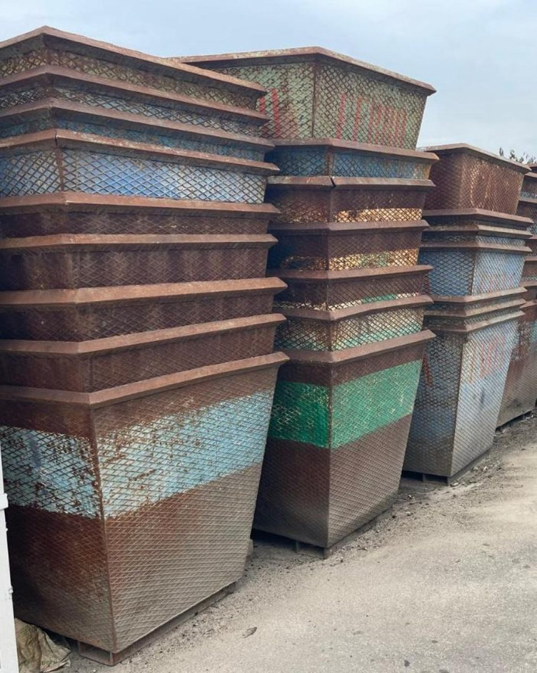 VASCHETTA USATA IN FERRO CON FODERI PER MULETTO - Lastväxlarflak: bild 2 VASCHETTA USATA IN FERRO CON FODERI PER MULETTO - Lastväxlarflak: bild 2