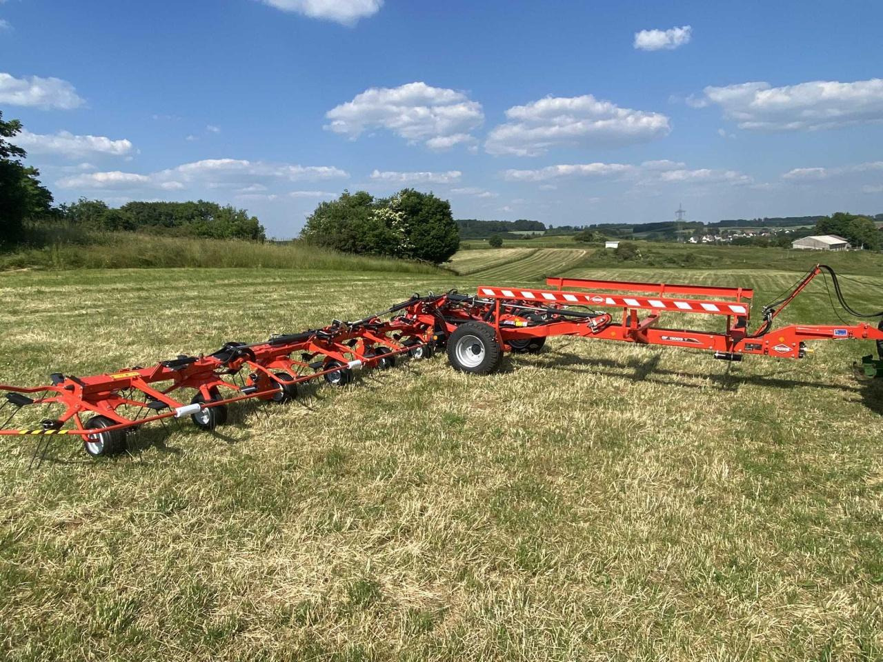 Kuhn GF13003T - Hövändare: bild 1 Kuhn GF13003T - Hövändare: bild 1