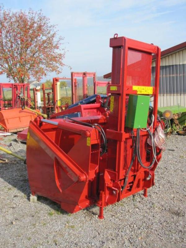 Strautmann SZ 234 Heckschneidza - Traktorvagn: bild 1 Strautmann SZ 234 Heckschneidza - Traktorvagn: bild 1