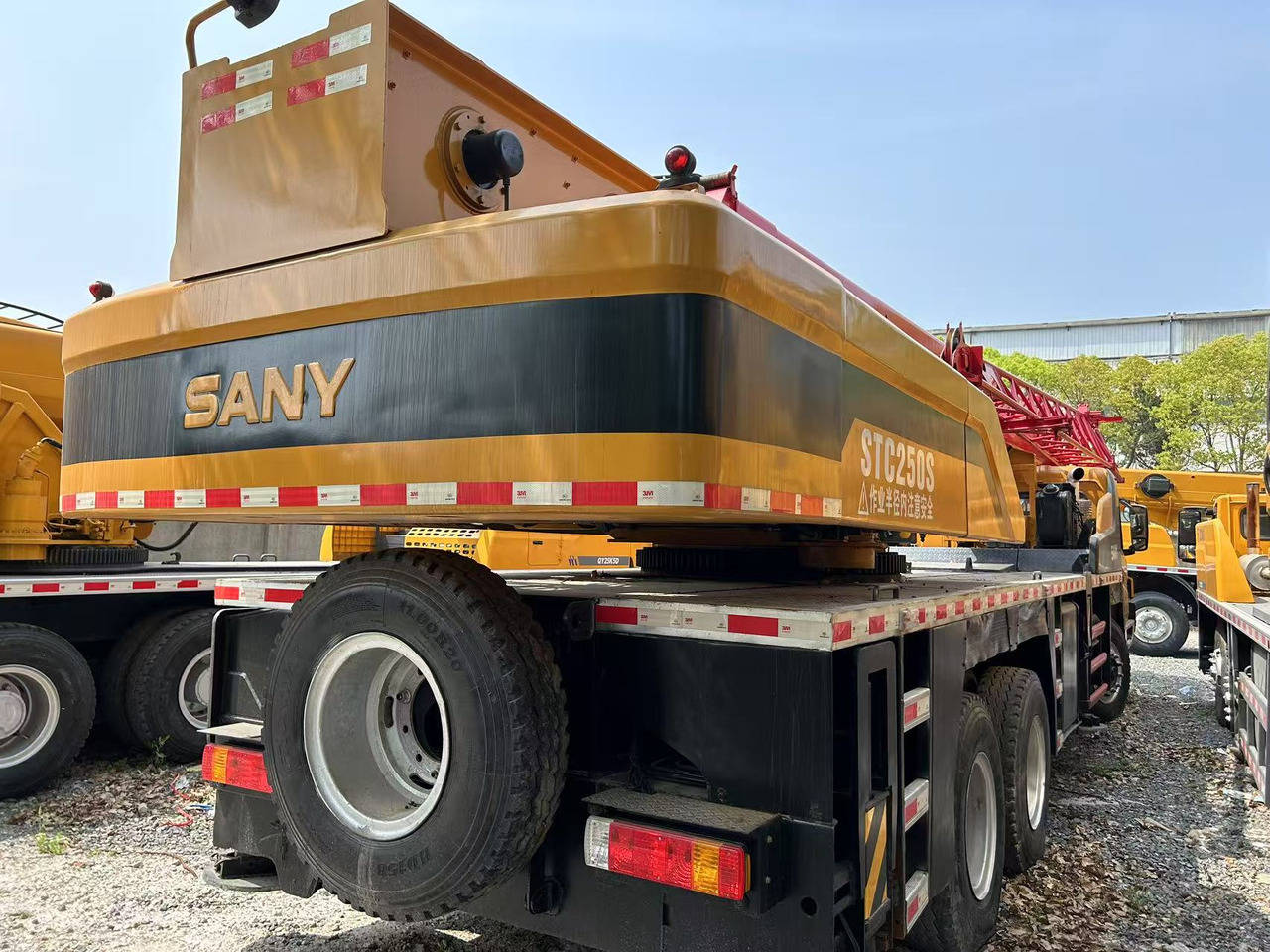 SANY STC250 STC300 STC350 STC500 STC750 25ton 30ton 35ton 50t 75t truck crane - Lyftkran: bild 4 SANY STC250 STC300 STC350 STC500 STC750 25ton 30ton 35ton 50t 75t truck crane - Lyftkran: bild 4