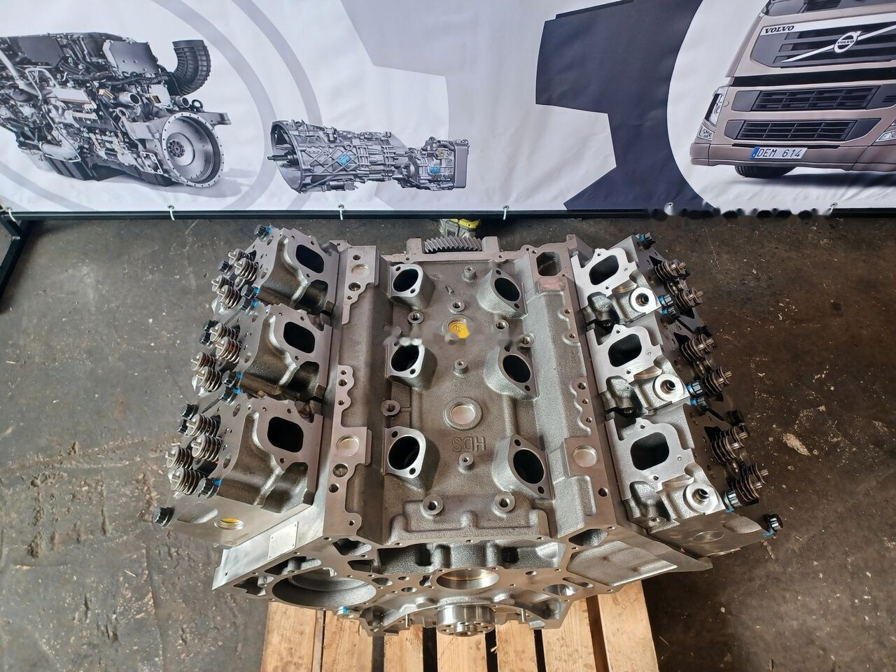 .V/3 Mercedes-Benz truck - Cylinderblock för Lastbil: bild 3 .V/3 Mercedes-Benz truck - Cylinderblock för Lastbil: bild 3