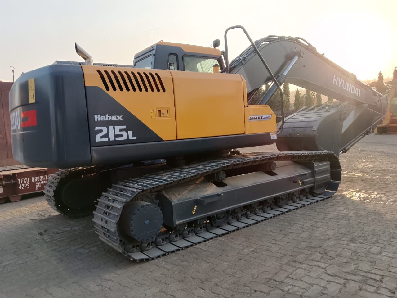 New Hyundai R215L tracked excavator - Bandgrävare: bild 1 New Hyundai R215L tracked excavator - Bandgrävare: bild 1