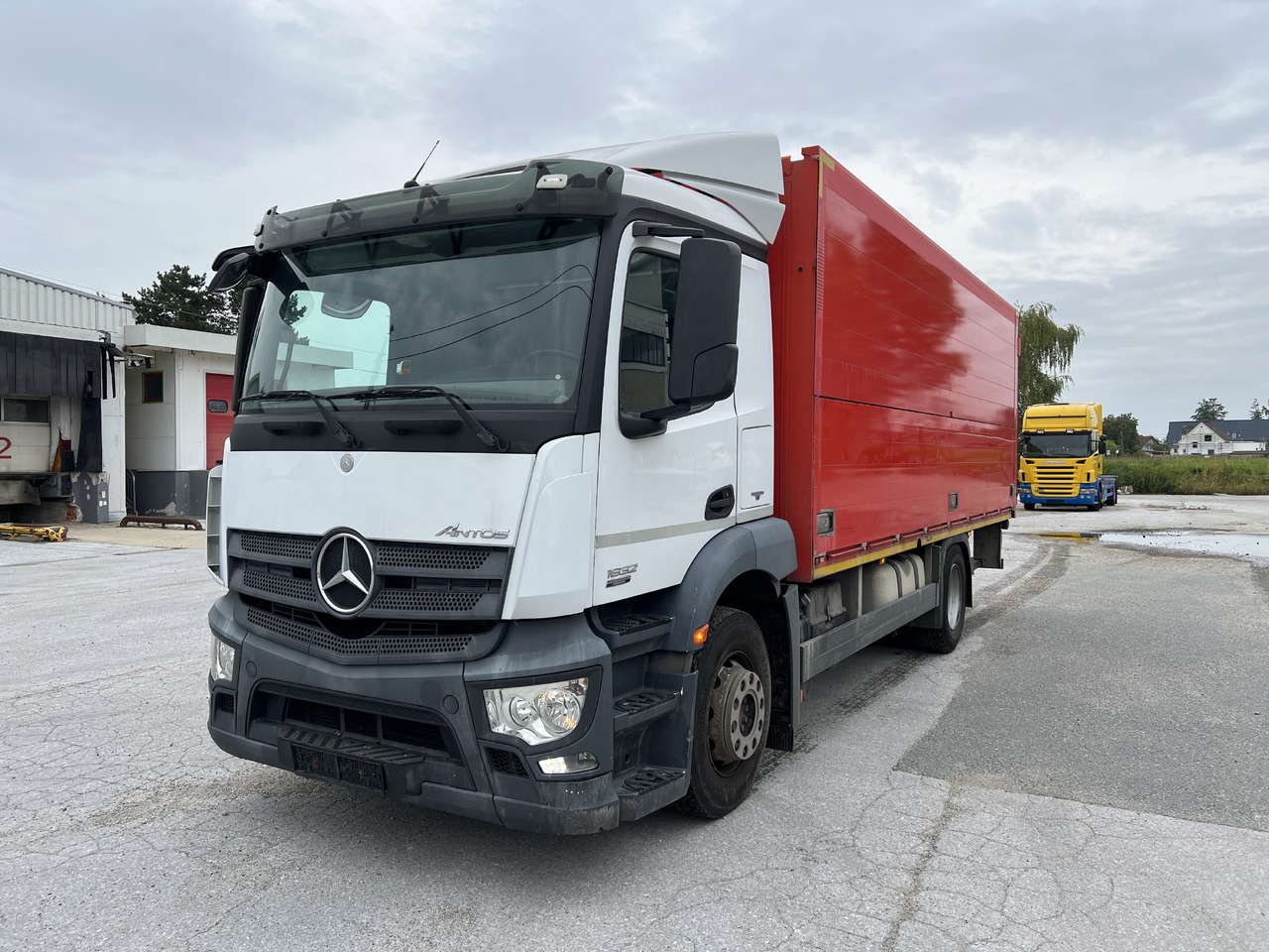 MERCEDES-BENZ ANTOS 1832 Getränkw. LBW | Klima | EURO 6 - Dryckestransport lastbil: bild 1 MERCEDES-BENZ ANTOS 1832 Getränkw. LBW | Klima | EURO 6 - Dryckestransport lastbil: bild 1