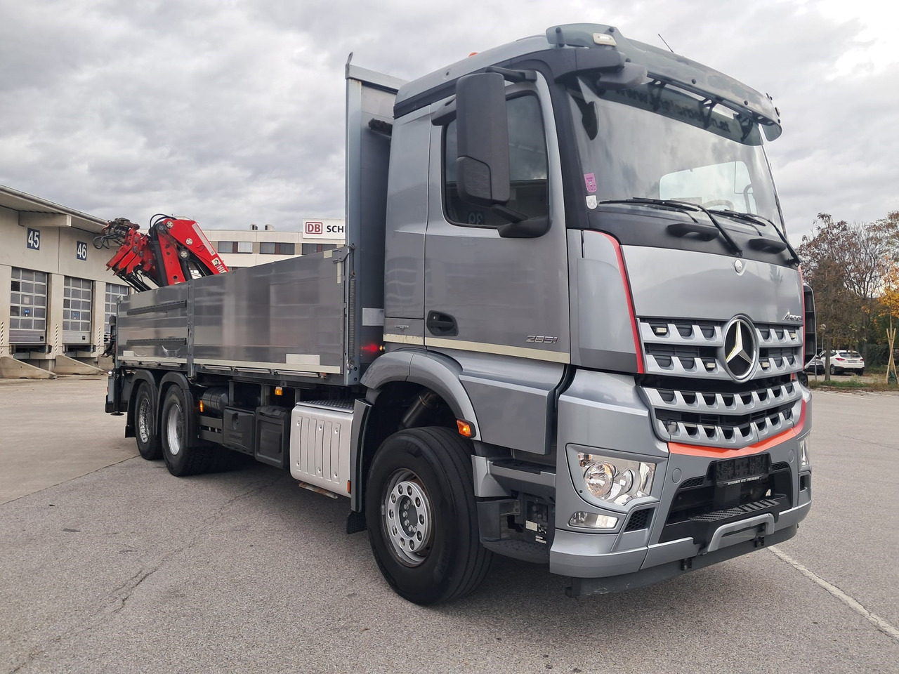 MERCEDES-BENZ AROCS 28.51 | 6x4| Retarder |Kran |Klima | Euro 6 - Flakbil, Kranbil: bild 2 MERCEDES-BENZ AROCS 28.51 | 6x4| Retarder |Kran |Klima | Euro 6 - Flakbil, Kranbil: bild 2