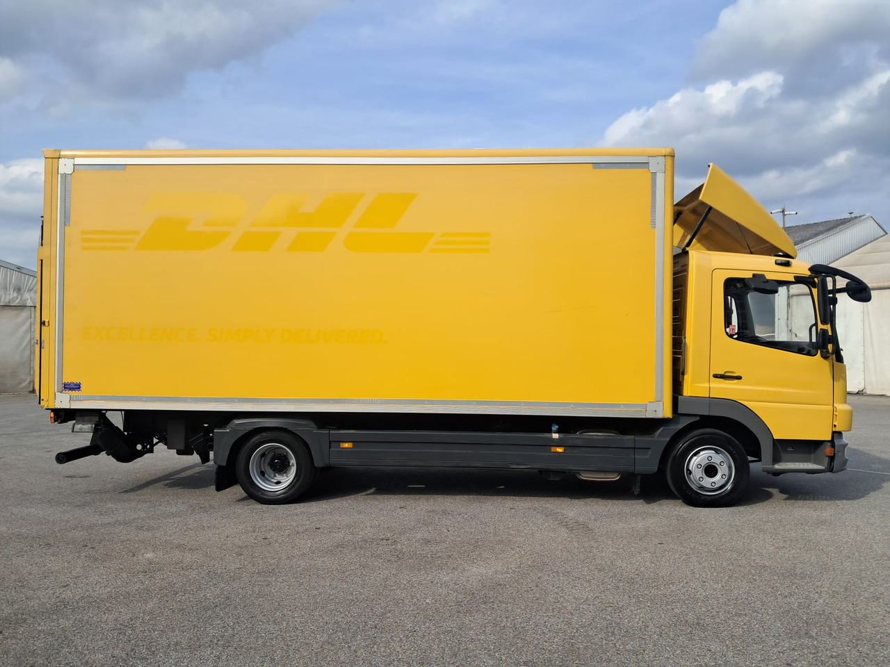 MERCEDES-BENZ ATEGO 8 16 Koffer mit LBW | Schalter | EZ 2013 - Lastbil med skåp: bild 3 MERCEDES-BENZ ATEGO 8 16 Koffer mit LBW | Schalter | EZ 2013 - Lastbil med skåp: bild 3