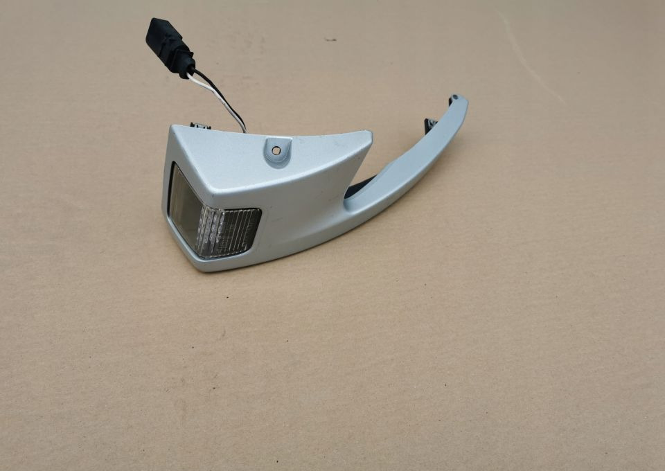KIERUNKOWSKAZ VOLVO FMX 82462031 LH - Vändsignal för Lastbil: bild 1 KIERUNKOWSKAZ VOLVO FMX 82462031 LH - Vändsignal för Lastbil: bild 1
