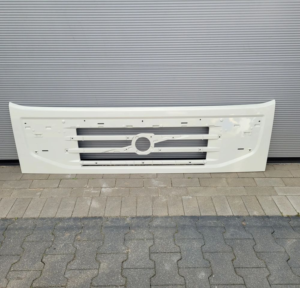 MASKA ATRAPA VOLVO FMX ORYGINAŁ 82257549 CHWALIM116 - Karosseri och exteriör för Lastbil: bild 1 MASKA ATRAPA VOLVO FMX ORYGINAŁ 82257549 CHWALIM116 - Karosseri och exteriör för Lastbil: bild 1