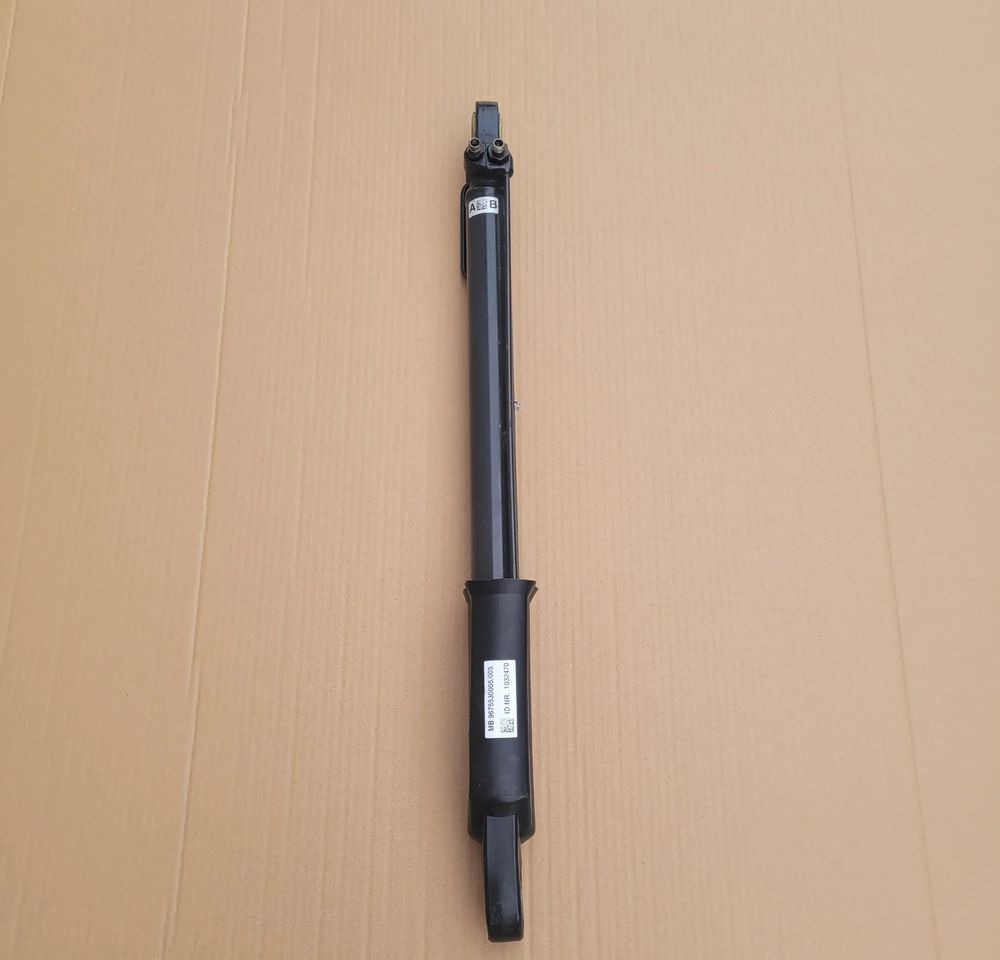 SIŁOWNIK PODNOSZENIA KABINY MERCEDES ATEGO NOWY ORYGINAŁ MB9675530005 CHWALIM116 - Hydraulik för Lastbil: bild 1 SIŁOWNIK PODNOSZENIA KABINY MERCEDES ATEGO NOWY ORYGINAŁ MB9675530005 CHWALIM116 - Hydraulik för Lastbil: bild 1