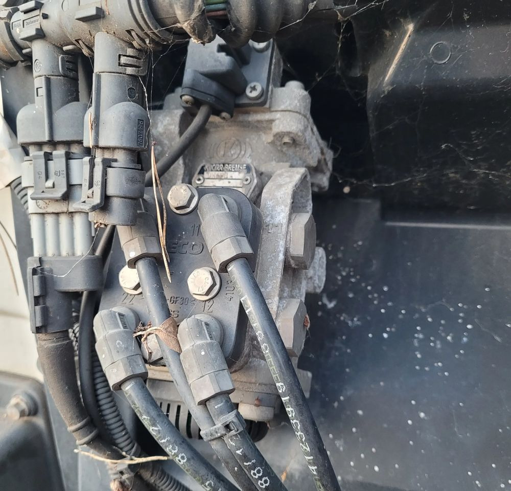 ZAWÓR HAMULCA IVECO KNORR DX60B ORYGINAŁ CHWALIM116 - Bromsventil för Lastbil: bild 1 ZAWÓR HAMULCA IVECO KNORR DX60B ORYGINAŁ CHWALIM116 - Bromsventil för Lastbil: bild 1
