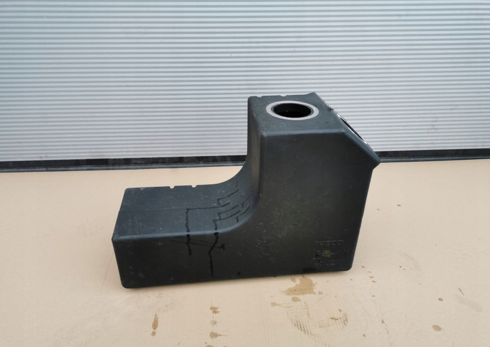 ZBIORNIK AD BLUE IVECO EUROCARGO 504166556 - Bränsletank: bild 2 ZBIORNIK AD BLUE IVECO EUROCARGO 504166556 - Bränsletank: bild 2