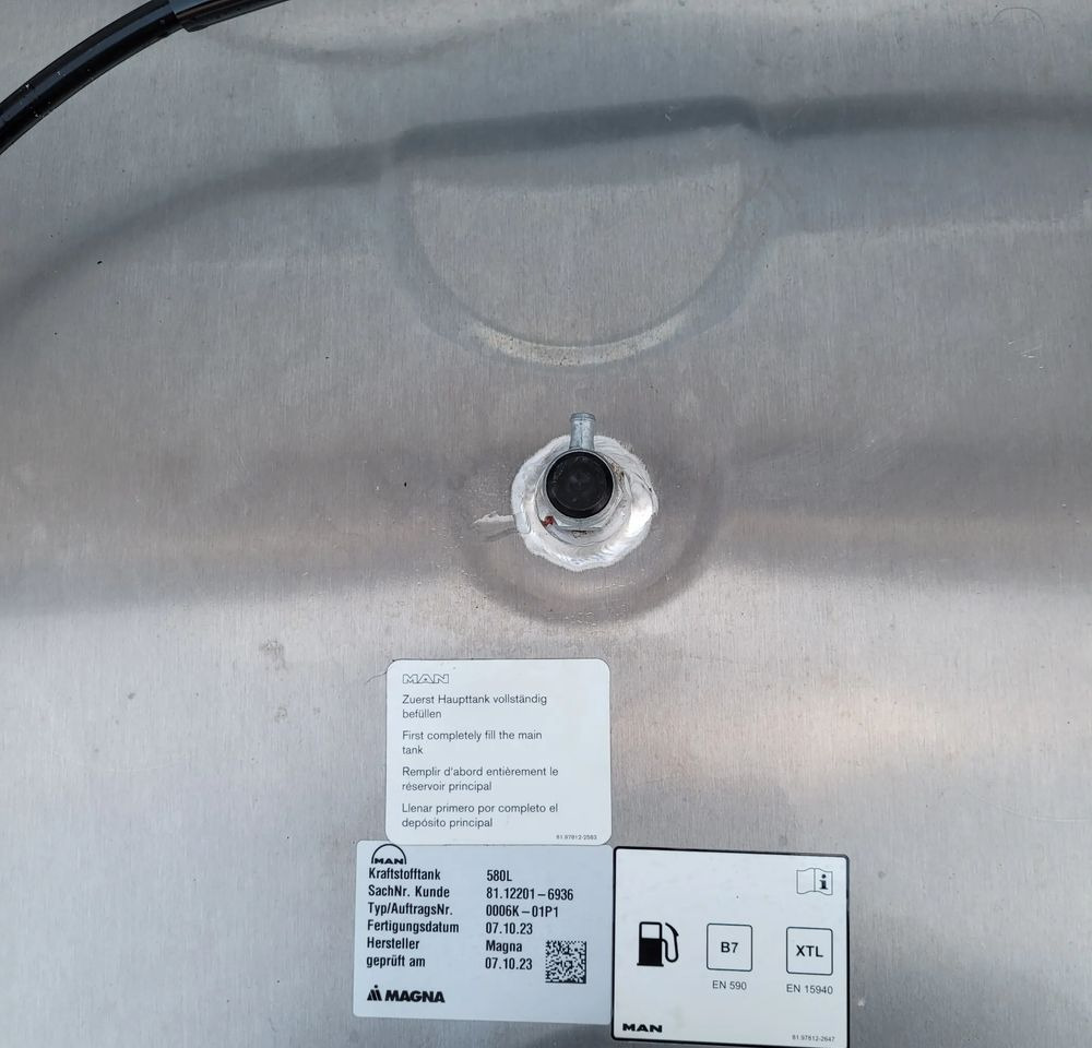 ZBIORNIK PALIWA MAN 580l TG3 TGX 81.12201-6936 KOMPLETY CHWALIM116 - Bränslesystem för Lastbil: bild 4 ZBIORNIK PALIWA MAN 580l TG3 TGX 81.12201-6936 KOMPLETY CHWALIM116 - Bränslesystem för Lastbil: bild 4