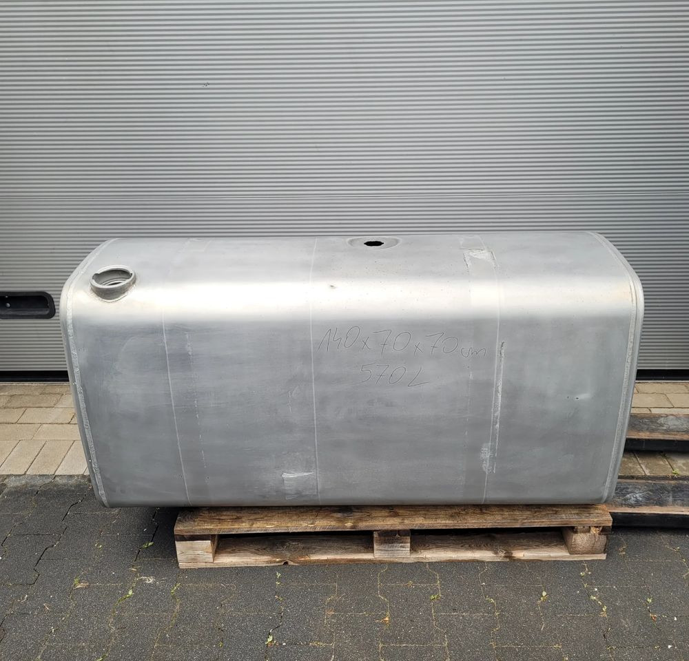 ZBIORNIK PALIWA VOLVO FH4 21516453 570L 140X70X70CM CHWALIM116 - Bränsletank för Lastbil: bild 1 ZBIORNIK PALIWA VOLVO FH4 21516453 570L 140X70X70CM CHWALIM116 - Bränsletank för Lastbil: bild 1