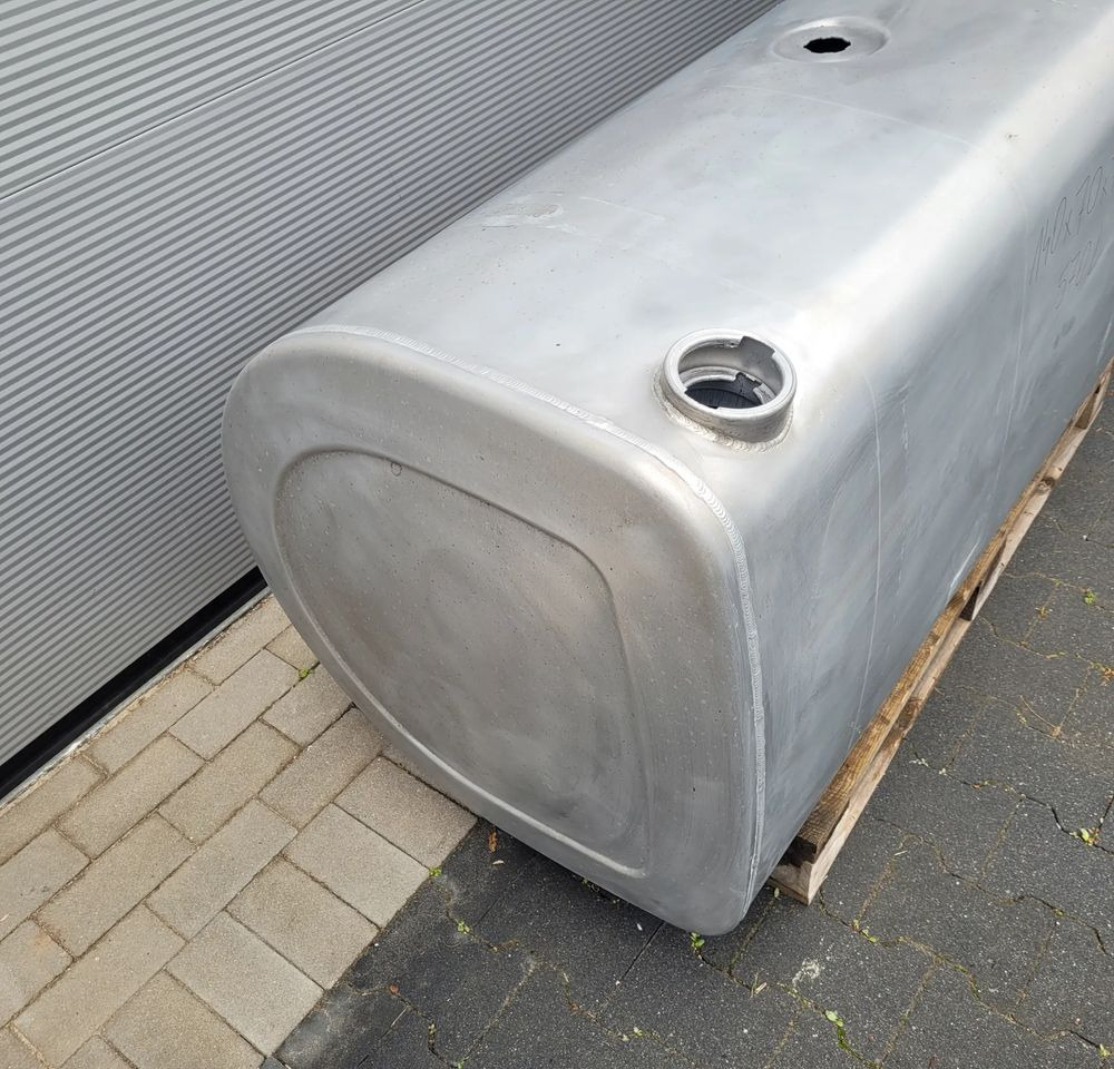 ZBIORNIK PALIWA VOLVO FH4 21516453 570L 140X70X70CM CHWALIM116 - Bränsletank för Lastbil: bild 2 ZBIORNIK PALIWA VOLVO FH4 21516453 570L 140X70X70CM CHWALIM116 - Bränsletank för Lastbil: bild 2