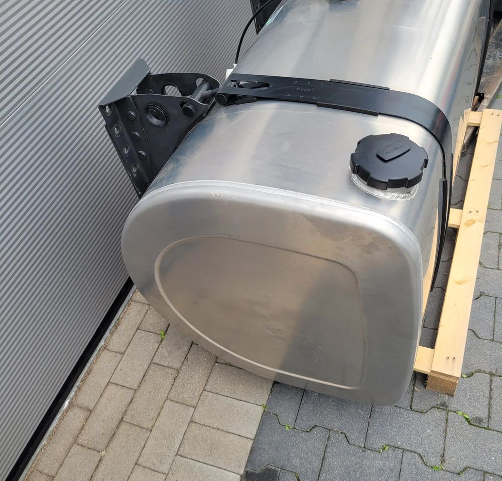 ZBIORNIK PALIWA VOLVO FH4 FH5 GAMA 140X70X70CM 21516453 570L CHWALIM116 - Bränsletank för Lastbil: bild 2 ZBIORNIK PALIWA VOLVO FH4 FH5 GAMA 140X70X70CM 21516453 570L CHWALIM116 - Bränsletank för Lastbil: bild 2