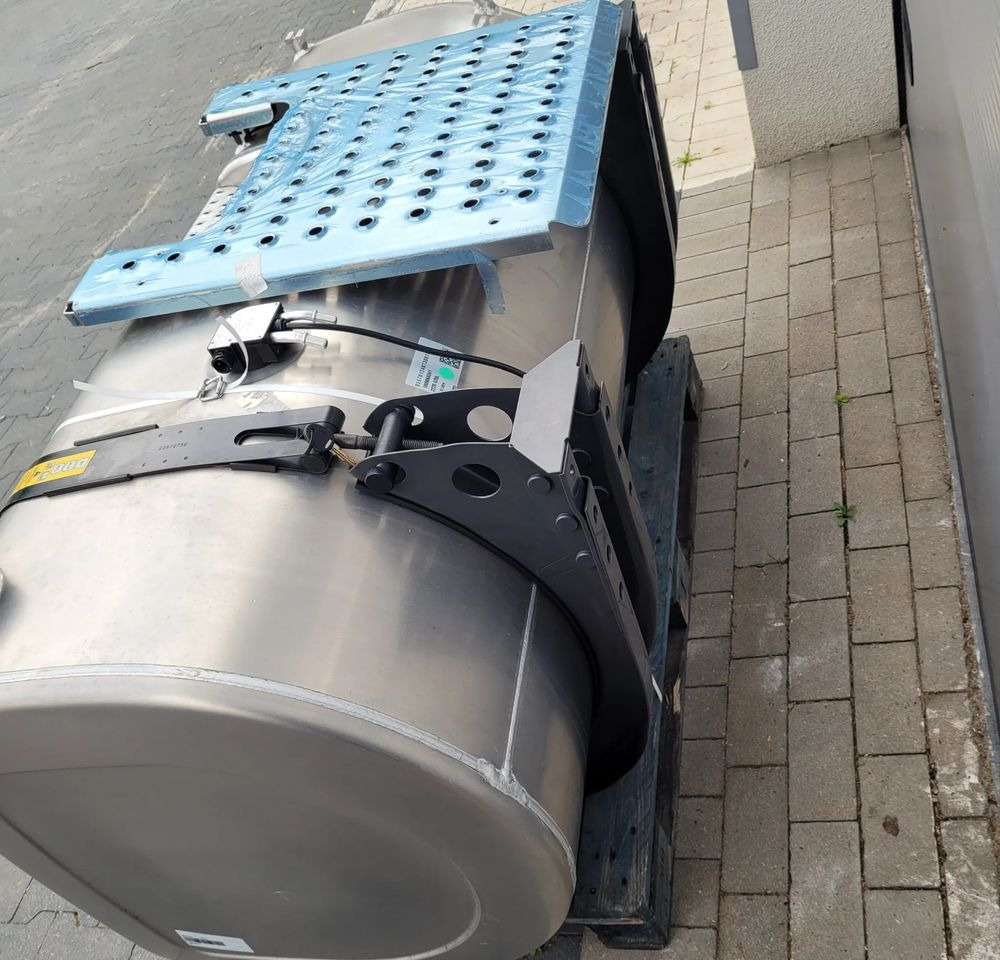 ZBIORNIK PALWA VOLVO FH4 FH5 FMX 21335687 155X70X70CM 620L CHWALIM116 - Bränslesystem för Lastbil: bild 4 ZBIORNIK PALWA VOLVO FH4 FH5 FMX 21335687 155X70X70CM 620L CHWALIM116 - Bränslesystem för Lastbil: bild 4