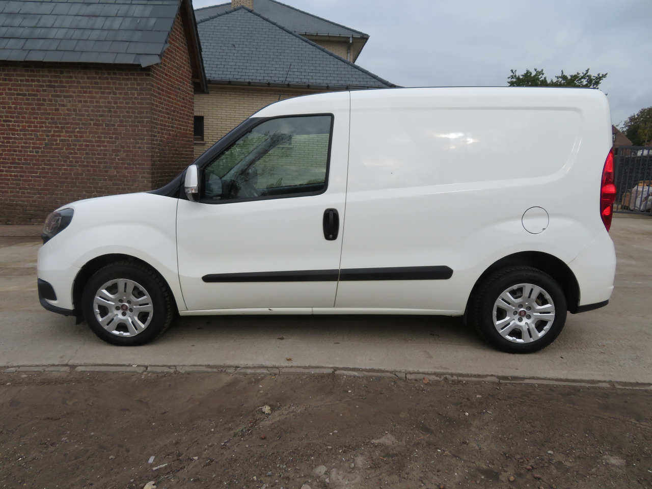 Fiat Doblo Cargo 1.6 Multijet - Små skåpbil: bild 4 Fiat Doblo Cargo 1.6 Multijet - Små skåpbil: bild 4