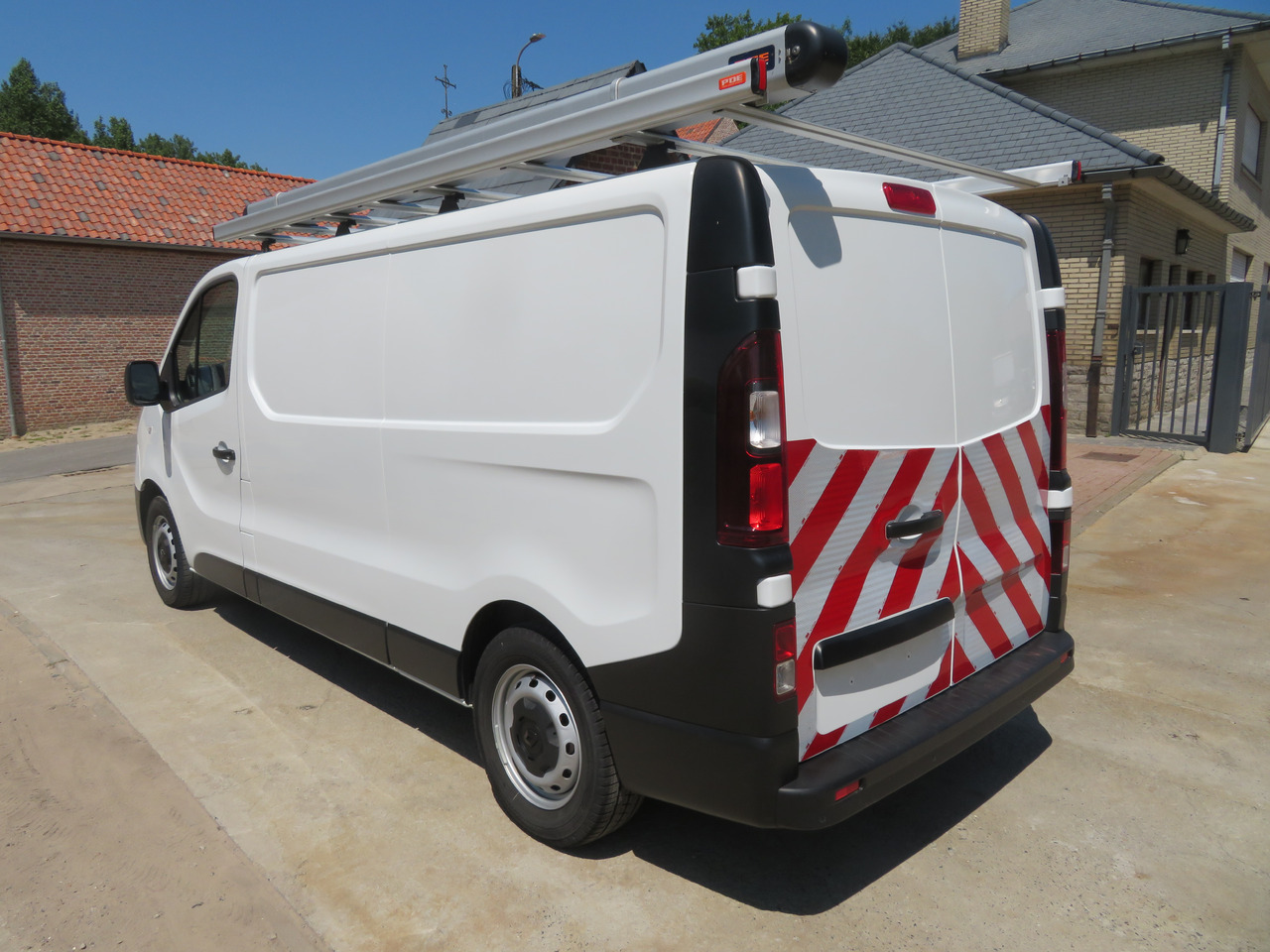 RENAULT Trafic 2.0dCi - L2H1 - Små skåpbil: bild 5 RENAULT Trafic 2.0dCi - L2H1 - Små skåpbil: bild 5