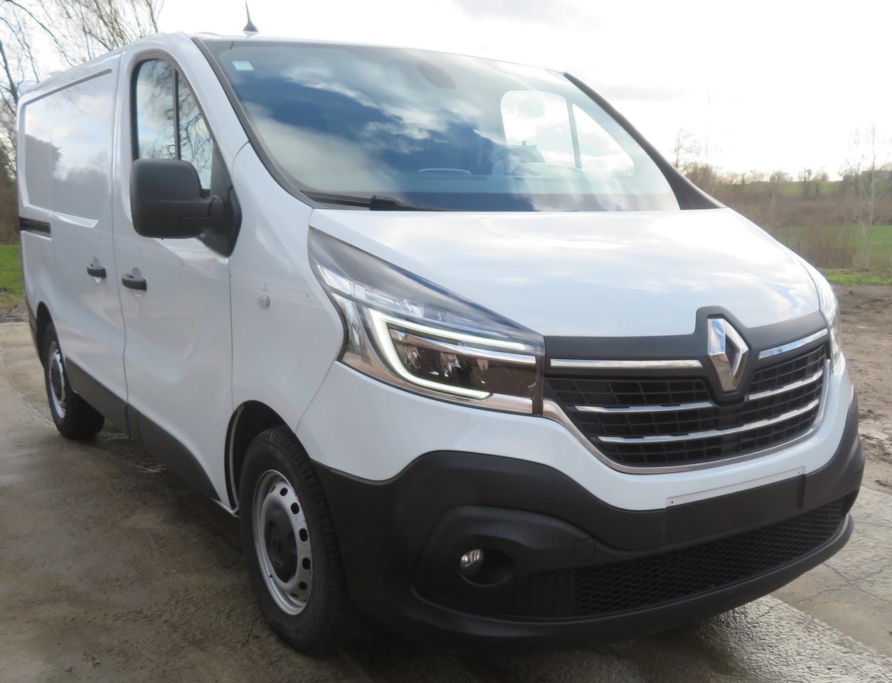 Renault Trafic - L1H1 - 2.0dCi - Små skåpbil: bild 1 Renault Trafic - L1H1 - 2.0dCi - Små skåpbil: bild 1
