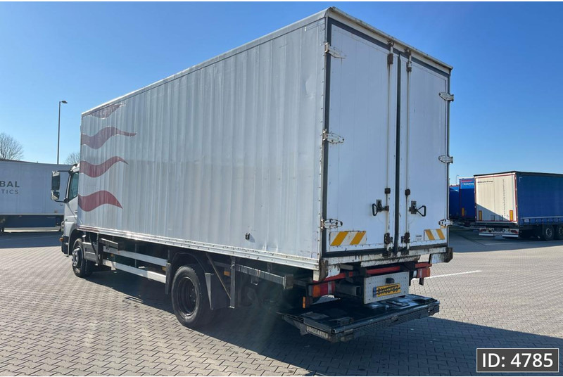 Mercedes-Benz Atego 1318 Day Cab, Euro 5, BDF / EPS automatic / DHOLLANDIA 2000KG - Containerbil/ Växelflak lastbil: bild 2 Mercedes-Benz Atego 1318 Day Cab, Euro 5, BDF / EPS automatic / DHOLLANDIA 2000KG - Containerbil/ Växelflak lastbil: bild 2